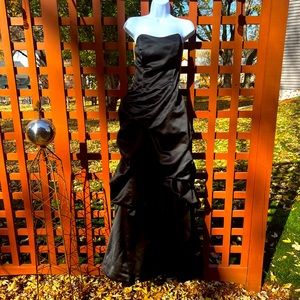 Impression Black formal dress